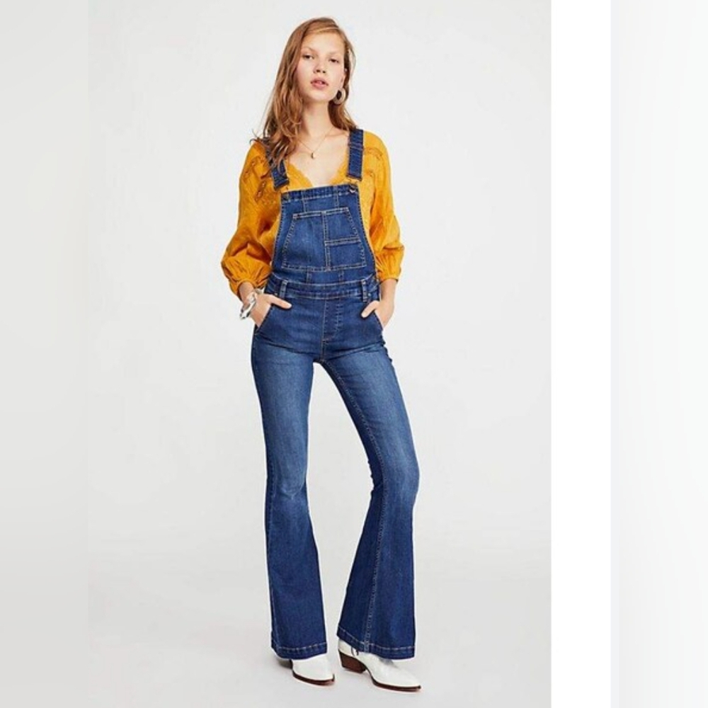 We The Free Carly Flared Denim Overalls Sz 30
